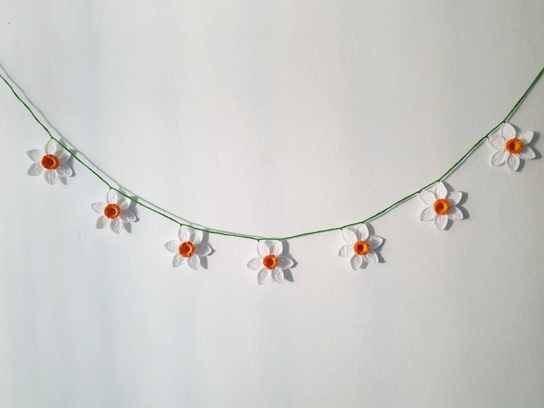 Spring Flowers White Daffodils Garland for Home Decoration, White Narcissus with Yellow and Orange Trumpet Bunting image 4