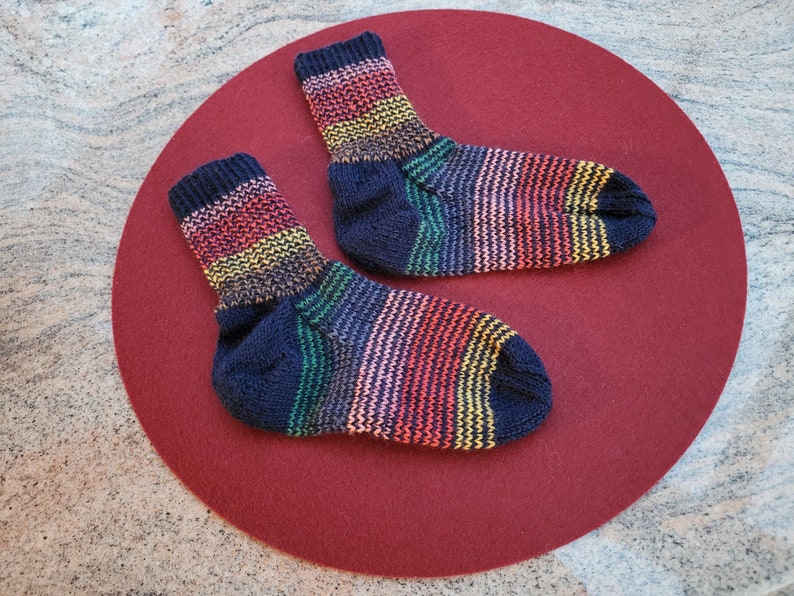 Hand-knitted socks size 26/27, 28/29, 30/31, 32/33, 34/35 36/37 blue colorful stripes 32/33