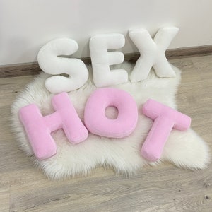 Decoración de almohadas con letras, decoración de dormitorio, decoración de sofá, almohada personalizada, monograma decorativo, letra personalizada, almohada con forma de alfabeto