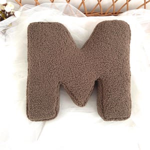 Buchstabenkissen, Stoffbuchstabe, Einweihungsgeschenk, personalisiertes Kissen, Samtbuchstabe, Alphabetkissen, Skandinavisches Kinderzimmerdekor, Taufgeschenk, Einweihungsgeschenk