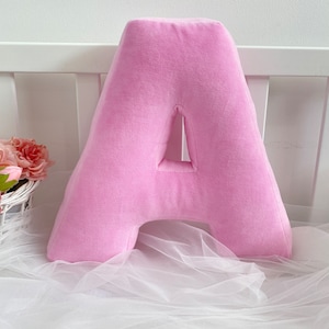 Almohada decorativa de terciopelo rosa con forma de letra, regalo de inauguración de la casa, almohada personalizada con monograma decorativo con letra personalizada, regalo del Día de la Madre