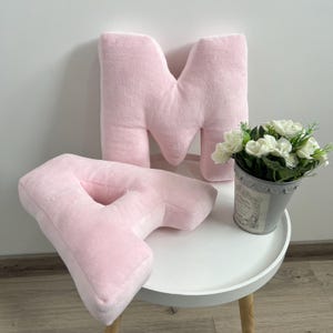 Almohada con letra mayúscula, decoración de habitación infantil, decoración de sofá, monograma A personalizado, alfabeto personalizado, regalo de baby shower Iniciales personalizadas