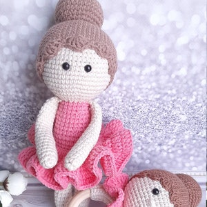 hochet poupée, ballerine amigurumi, crochet hochet, hochet crochet poupée, poupée au crochet