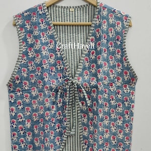Cotton quilted reversible fashion vest jacket, Floral women girls jacket, winter bohemian short vest, coat, boho, bridesmaid gift