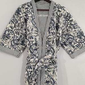 Handmade Cotton Quilted Kimono Robe: Floral Print Winter Jacket, Women suit