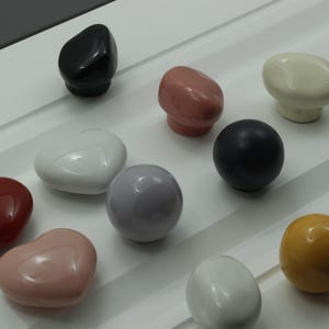 Kastknop gepolijst kiezelsteen, hartgeïnspireerde ronde ladeknop, moderne luxe meubelgreep, glanzend decoratief, porseleinen kiezelkast