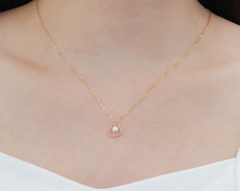 Dainty Gold  Heart Real Pearl Necklace, Gold Heart Necklace, 14K gold filled Necklace, Layering Necklace