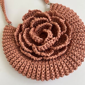 Raffia Tasche Muster, Häkeltasche Muster, Handtasche Muster PDF, Gehäkelte Rose Kreis Tasche, Blumen Tasche Häkelanleitung