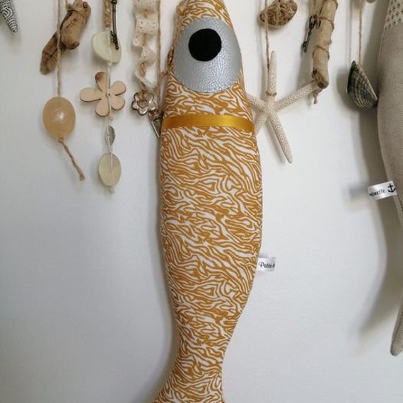 Décoration Grande Sardine en Tissu Coton Jaune Moutarde ou Noir 44 cm