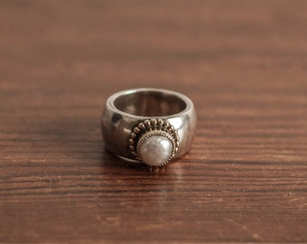 Vintage silver and gold ring with pearl