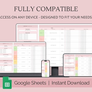 Op de afbeelding: Een screenshot dat een Google Sheets-spreadsheet-sjabloon voor podcastplanning laat zien. Het sjabloon wordt weergegeven op een laptop, tablet en telefoon, wat de compatibiliteit op verschillende apparaten aantoont. Het sjabloon bevat secties voor podcast-afleveringtitels, beschrijvingen, releasedatums en social media-promotie.