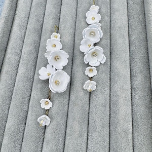Floral earrings, Floral dangle earrings, Floral bridal earrings, gold and flower earrings bridal,Bridal flower earrings,Boho bride