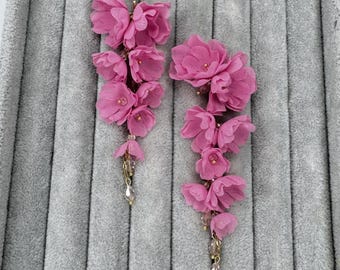 Lange hellrosa Blumenohrringe, rosa Kronleuchter-Ohrringe, rosa Kaskadenohrringe, lange rosa Hängeohrringe