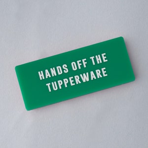 Imán para nevera • «No toques los recipientes de plástico» • Verde • Regalo para el hogar