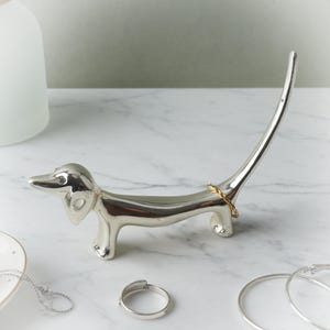 Sausage Dog Metal Silver Finish Ring and Jewellery Holder and Organiser Stand in Gift Box | Bedside and Bathroom or Kitchen Sink Storage