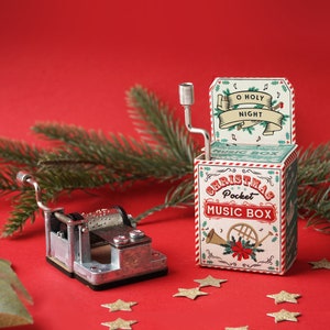 Christmas Music Box - &#39;O Holy Night&#39; | Wind Up