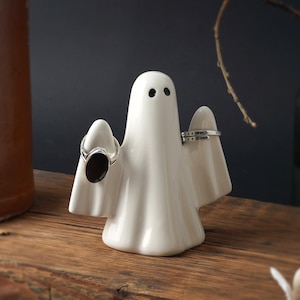 Spökringhållare | Förtrollat Emporium | Smyckesställ | Gåva för hemmet