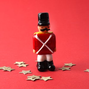 Glas festliche Nussknacker Figur in Geschenkbox • Dekoration • Ornament • Sammeln • Geschenk für Zuhause • Wohnkultur