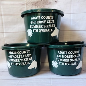 Custom  8 quart Animal Livestock Pet Feed Bucket
