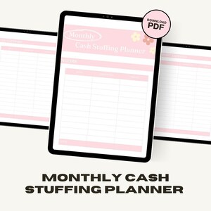 Puede incluir: Una tableta digital muestra una plantilla rosa y blanca de "Planificador Mensual de Ahorro". La plantilla incluye secciones para ingresos y gastos, con un botón "Descargar PDF". El título está en negrita, en fuente oscura en la parte inferior de la imagen.