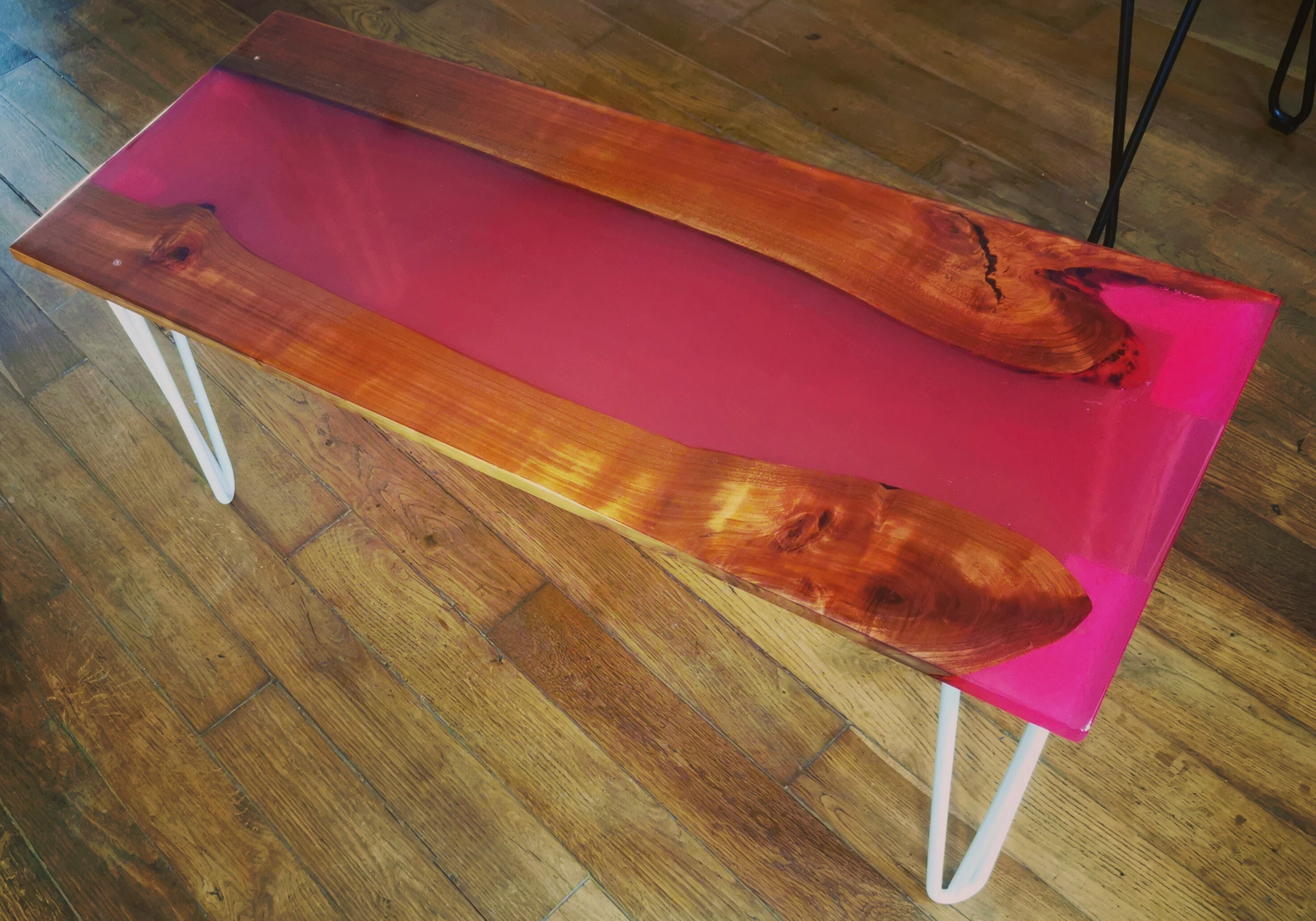 River Table Couleur Framboise