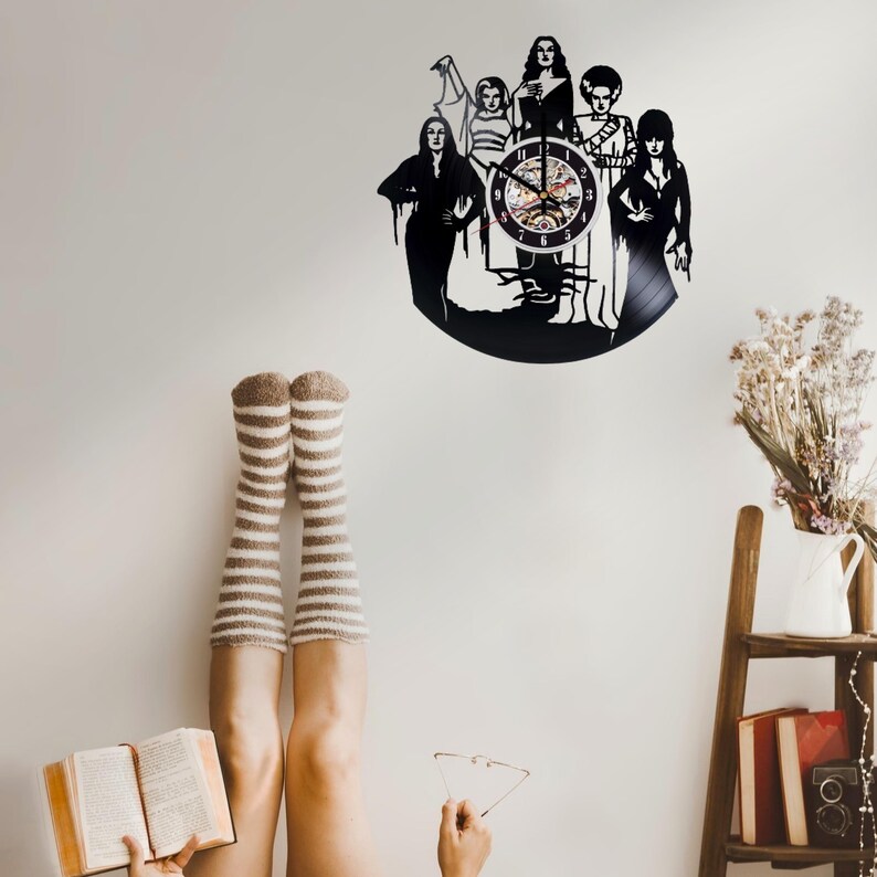 Scream Clock Image Scream Queens Inspired Vinyl Clock, Classic Horror Movie Lover Gift ...