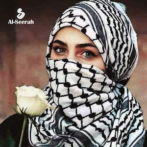 Palestine Scarf keffiyeh Rumaal Gamcha Black and White Pattern Uni Sex by Al-Seerah image 3