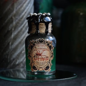 Magic Potion Acromentule Venom Poison Decoration for Cabinet of Curiosities for Witches and Wizards