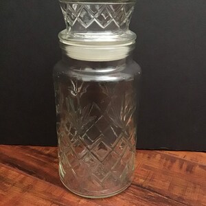 Vintage 1984 PLANTERS Peanut Mr. Peanut Clear Glass Decanter JAR Nuts LID Seal