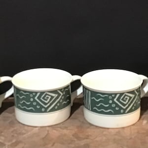 Mikasa Fashion Plate cp008 Veracruz Geometric White Green Coffee Tea Mugs 8 Ounce Set of 6
