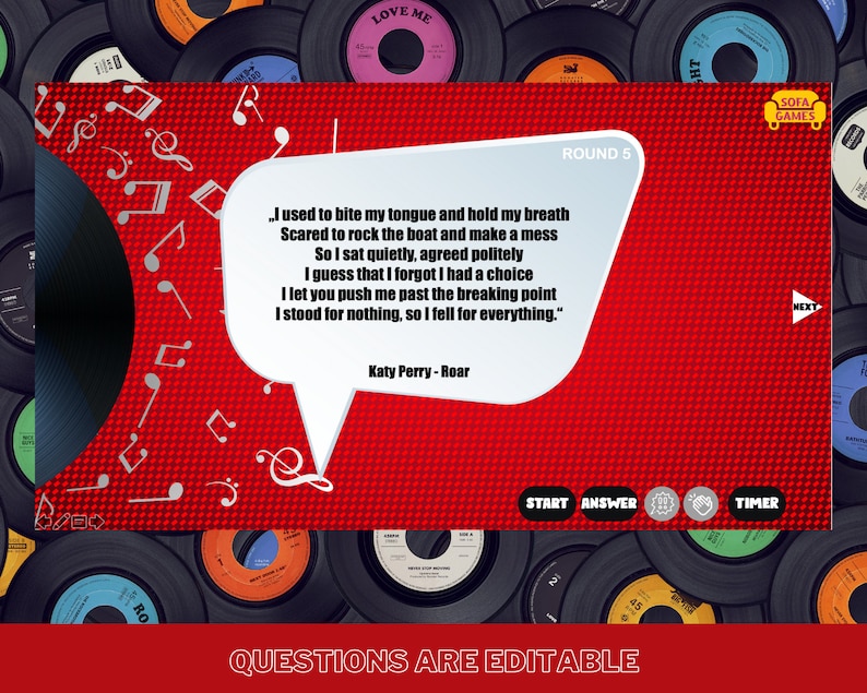 Pu&ograve; includere: Uno schermo rosso con un fumetto bianco che contiene i testi della canzone "Roar" di Katy Perry. Lo schermo ha un motivo a scacchi rosso e bianco con note musicali sparse sullo schermo. Il testo nella parte superiore dello schermo dice "Round 5". Il testo nella parte inferiore dello schermo dice "Questions are editable".