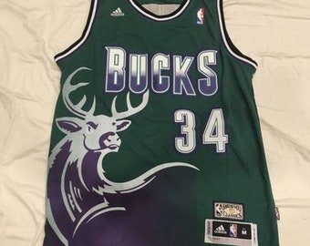 milwaukee bucks old school jersey