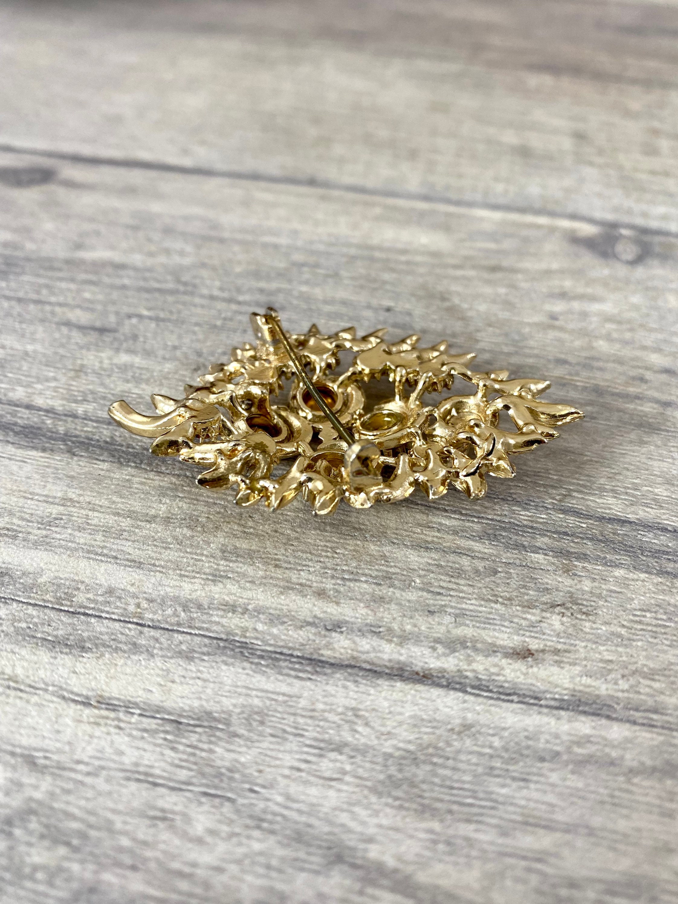 Broche Fantaisie Rétro – Métal Jaune, Motif Feuilles, Style Vintage, Occasion, Pour Femme