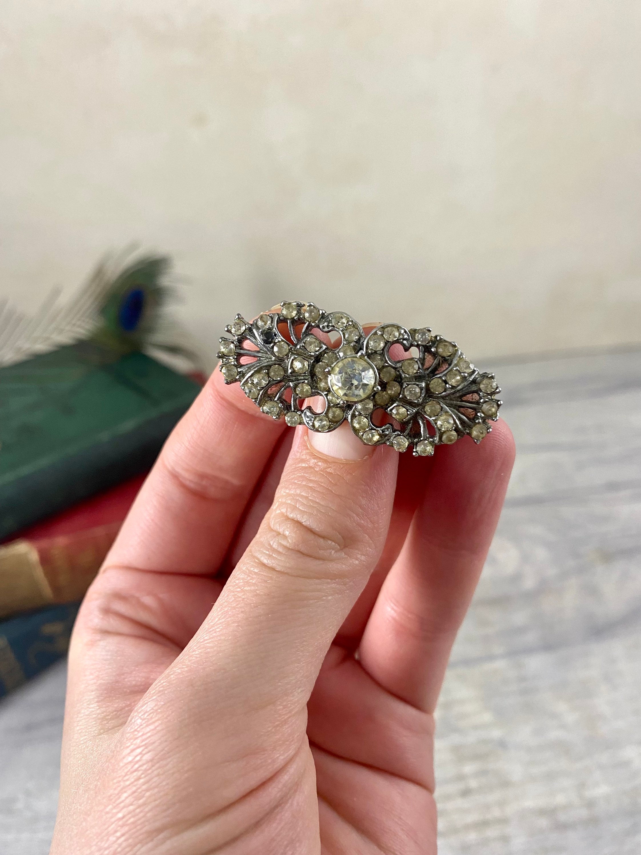 Broche Vintage Fantaisie Années 1950/60 - Fleur En Métal Doré Et Strass - Occasion