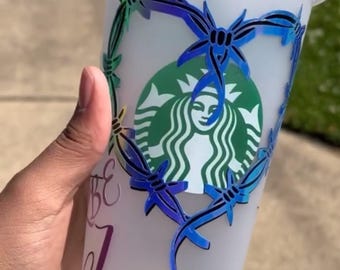 Vaso Starbucks de Karol G
