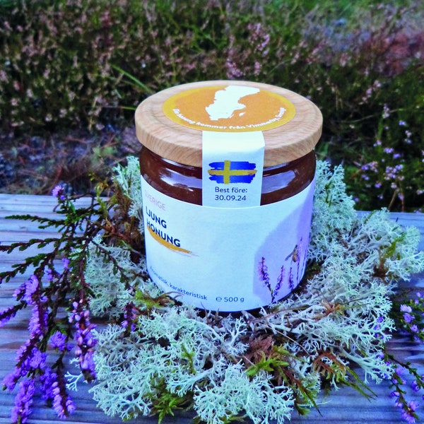 Swedish youth honey, premium quality from Småland, directly from organic farms, fresh, natural, well-kept. 500g