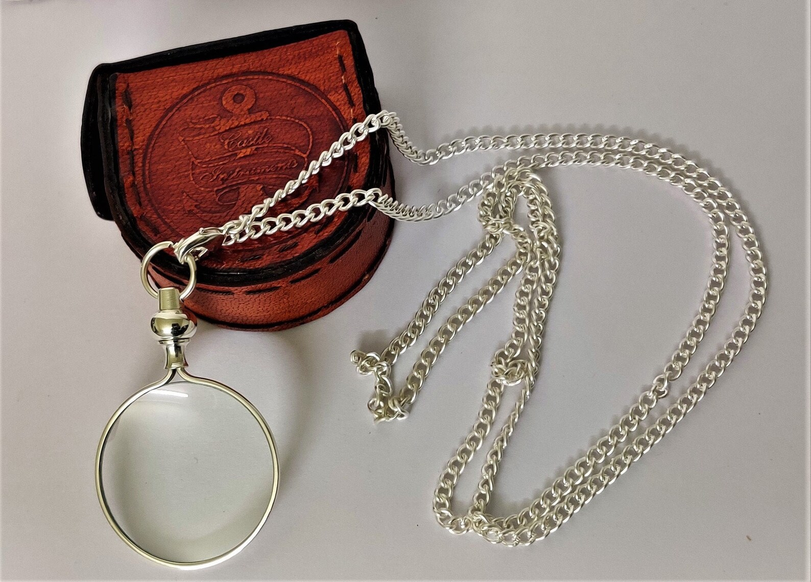 Magnifying picture necklace Clearance