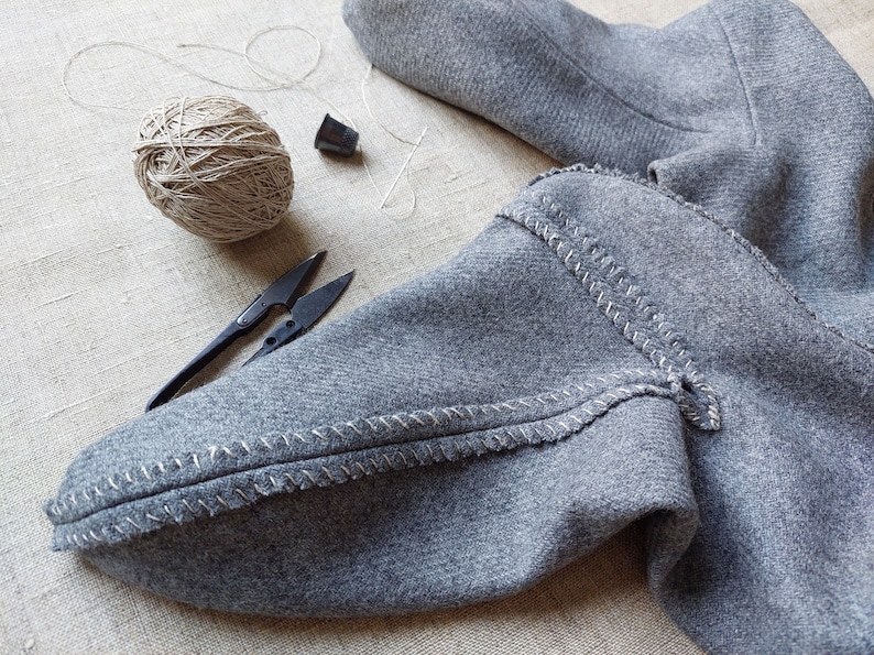 Medieval hose or chausses Men's woolen short hose 13th  image 6