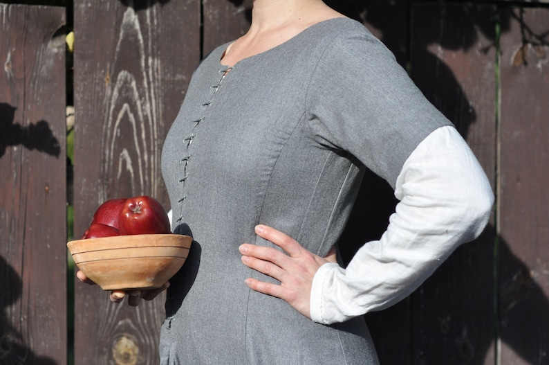 Medieval kirtle, Frontlaced kirtle, Medieval dress, 14th century dress, Kirtle dress, Medieval cotehardie, Wool kirtle, Renaissance kirtle image 7