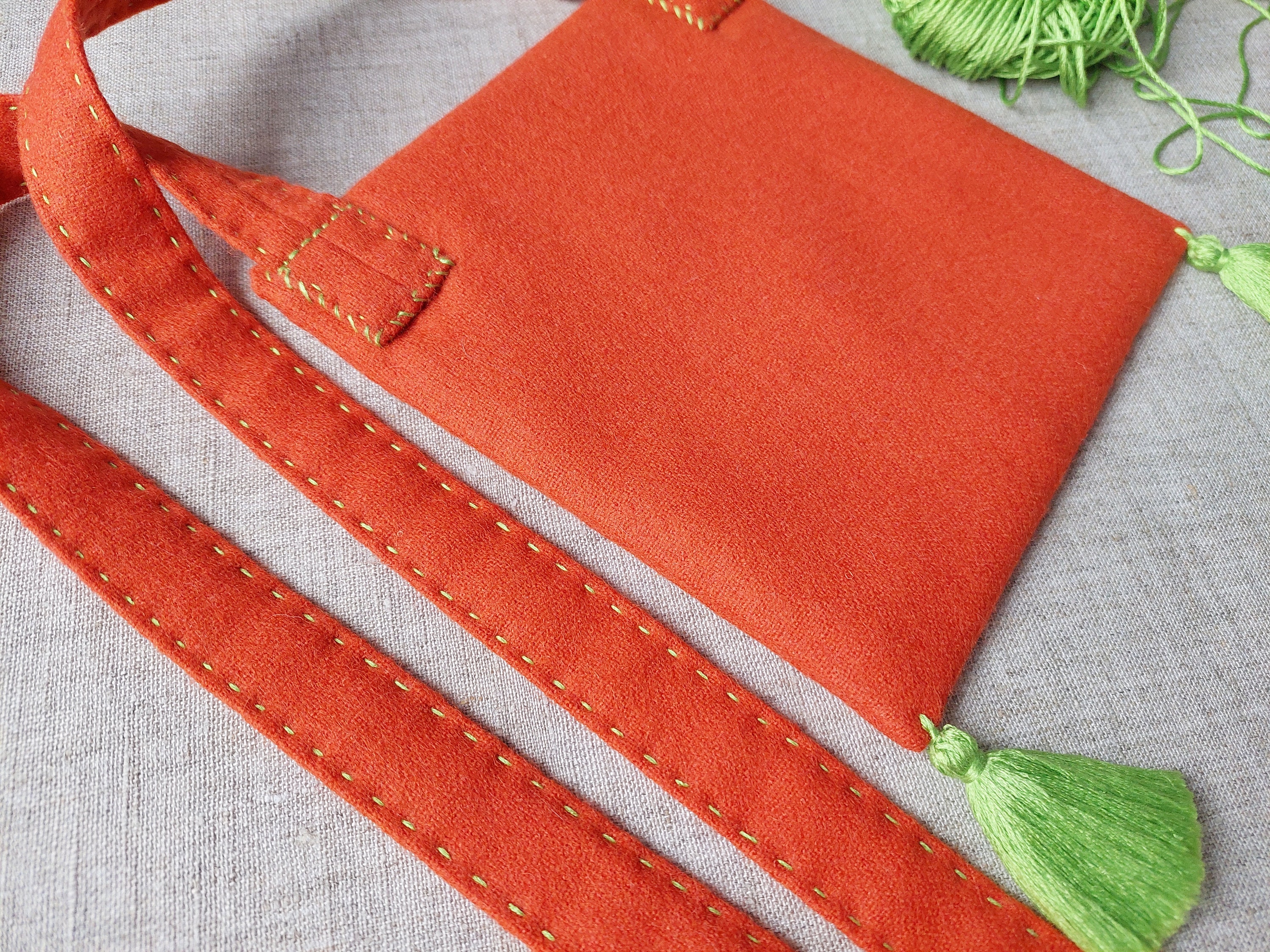  15 羊型ブランデー 陶器製未開封 Medieval Pilgrim's Bag, Pilgrims Scrip, Historical Woolen
