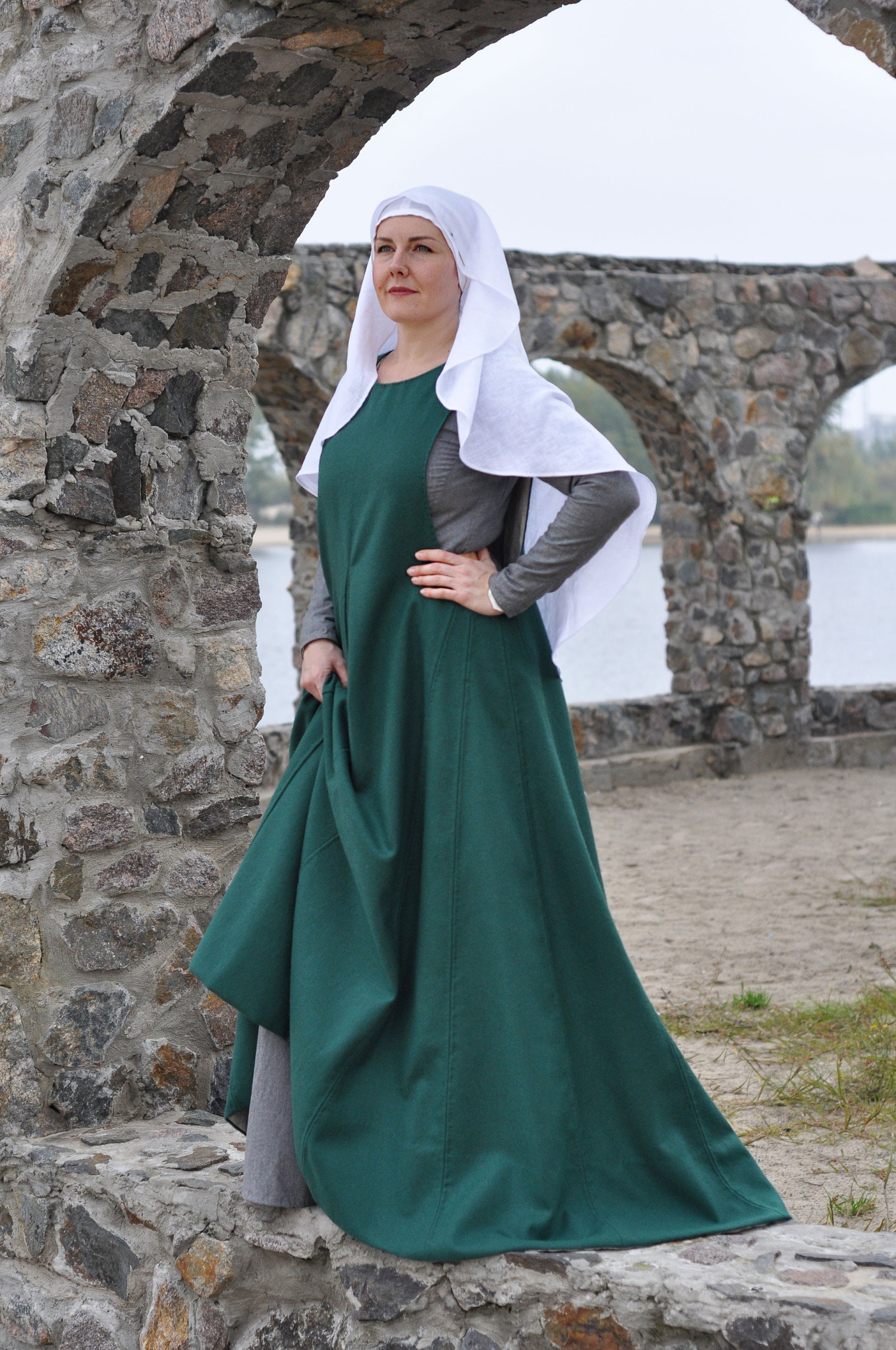 14th Century Dress Medieval Surcot Women's Wool Surcote - Etsy UK