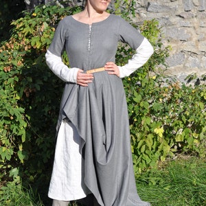 Medieval kirtle, Frontlaced kirtle, Medieval dress, 14th century dress, Kirtle dress, Medieval cotehardie, Wool kirtle, Renaissance kirtle image 2