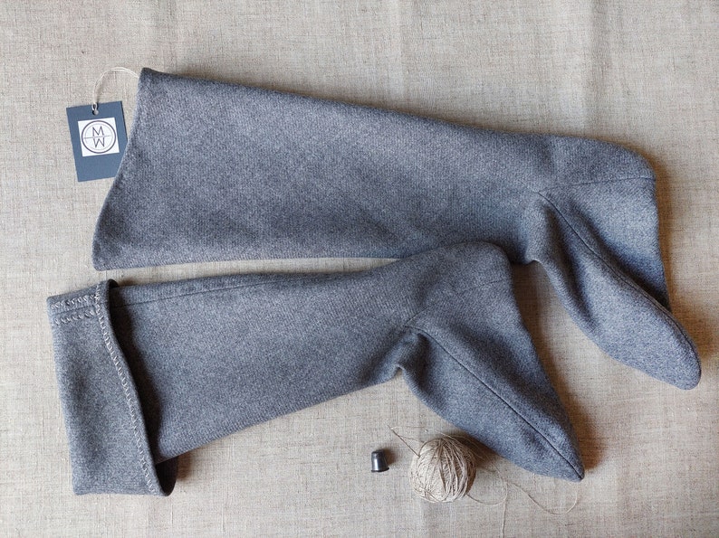 Medieval hose or chausses Men's woolen short hose 13th  image 4