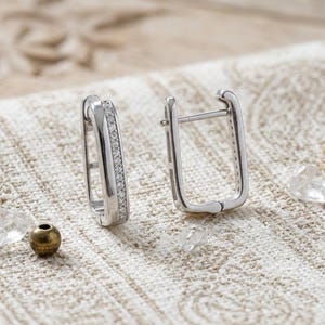 Rechteckige Creolen für Damen aus 925er Sterlingsilber mit Zirkonia