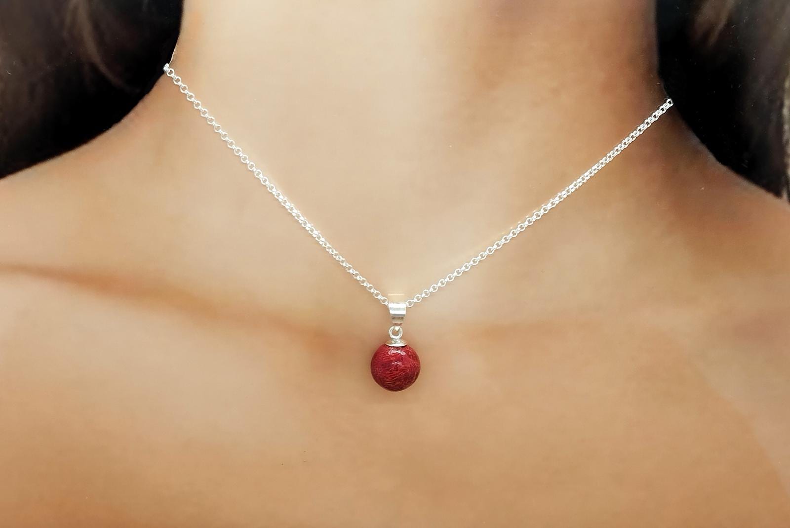 Pendentif Breloque Ancien En Corail Rouge - Alliage (occasion)
