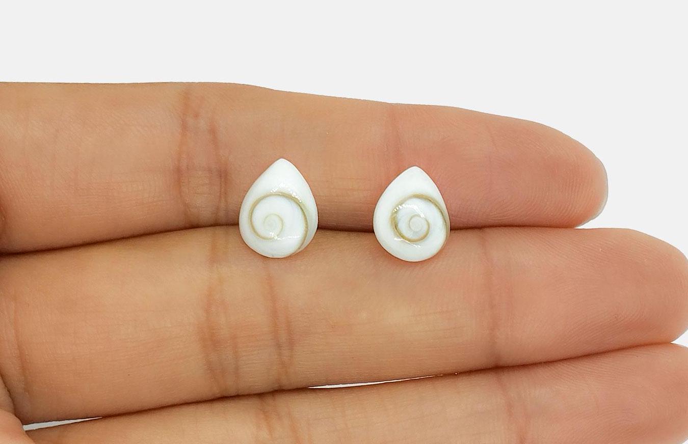 Orecchini In Argento 925 Con Conchiglia Santa Lucia (Occhio Di Shiva) – Ovali Bianchi – Fatto A Mano A Maiorca - 3