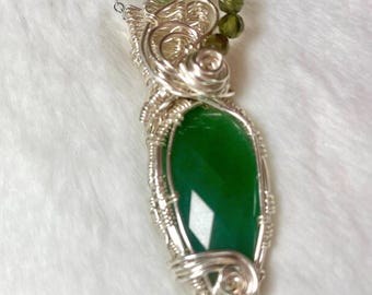 Wire-Wrapped Green Aventurine Pendant Necklace – Sterling Silver, Faceted Gemstone, Boho Jewelry