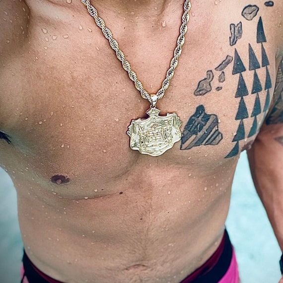 XXL 14k Gold Hawaiian Coat of Arms Pendant with Thick Twisted Rope Chain
