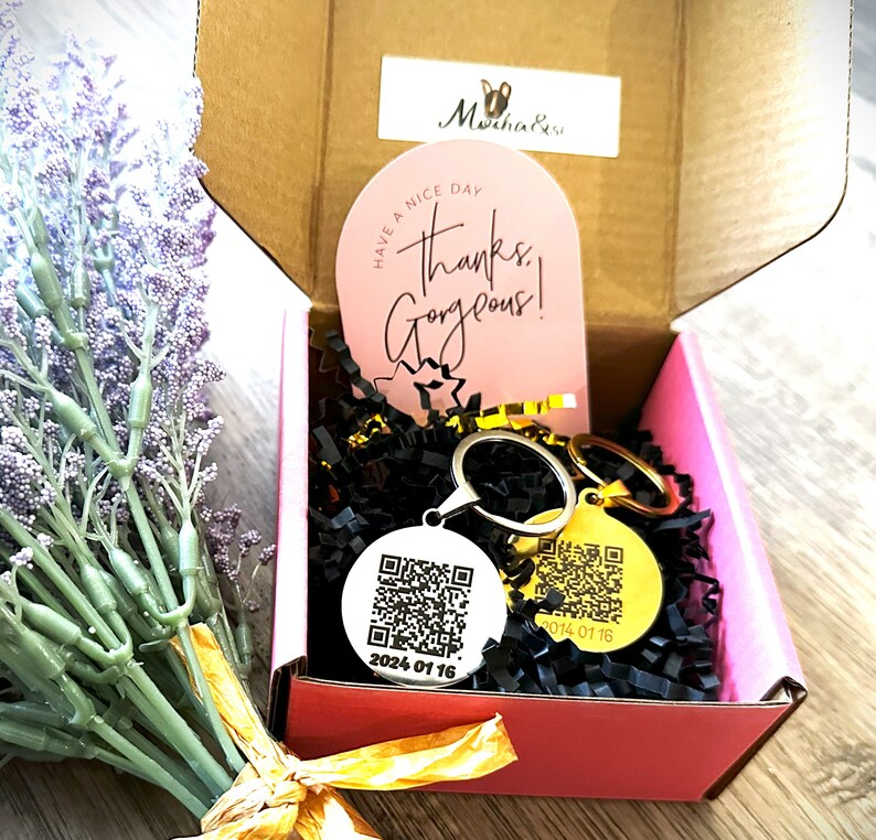 Personalized QR Code Keychain Invitation/ Customer Song Playlist ...