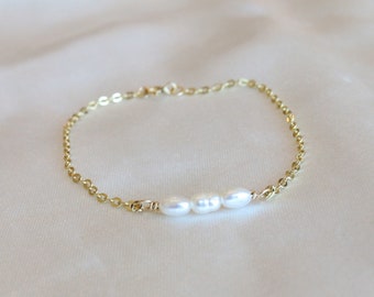 Tiny pearl bracelet | gold filled pearl bracelet | dainty pearl bracelet | gold bracelet | minimalistic pearl bracelet | everyday bracelet |
